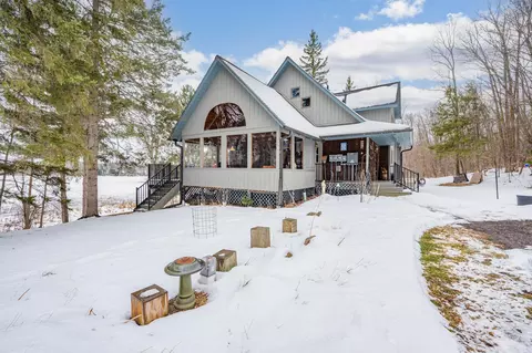 38243 Woodland Dr, Deer River, MN 56636
