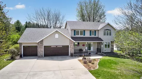 460 73rd St NW, Rochester, MN 55901