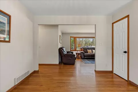 Entry Way - 221 E 94th St, Bloomington, MN 55420 photo 1 of 2