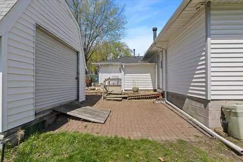 Exterior - 221 E 94th St, Bloomington, MN 55420 photo 3 of 5
