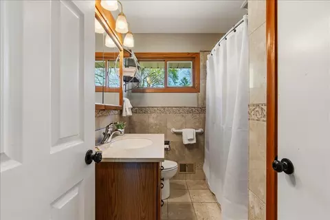 Bath - 221 E 94th St, Bloomington, MN 55420 photo 2 of 4
