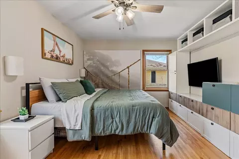 Bedroom - 221 E 94th St, Bloomington, MN 55420 photo 2 of 5