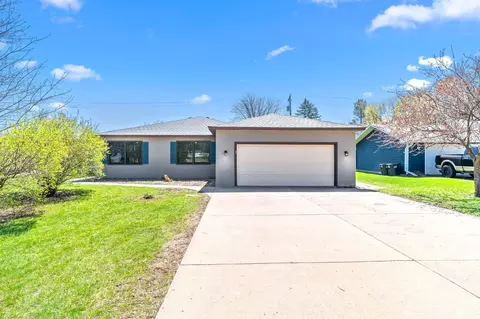 830 W 4th St, Rush City, MN 55069
