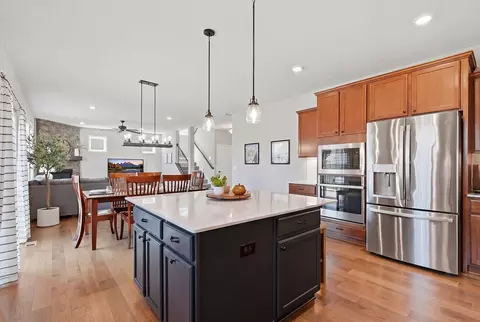 11040 Sundance Rdg, Maple Grove, MN 55369