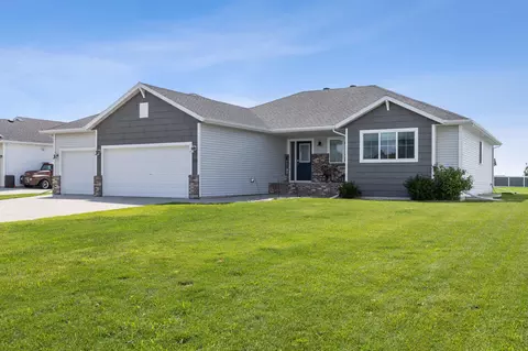 2114 12th St W, West Fargo, ND 58078