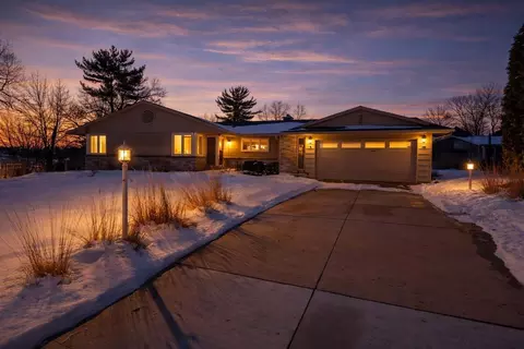 4605 W 62nd St, Edina, MN 55424