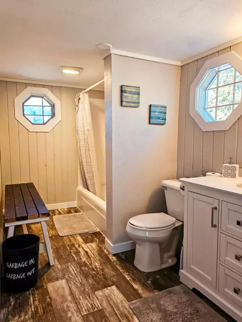 Bath - 816 N 10th St, Brainerd, MN 56401 photo 4 of 5
