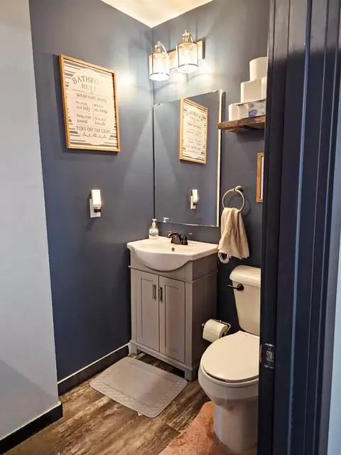 Bath - 816 N 10th St, Brainerd, MN 56401 photo 1 of 5