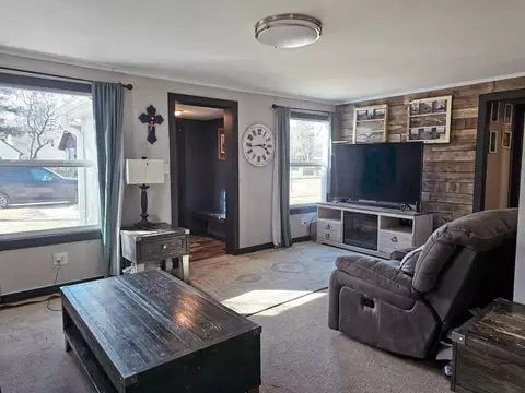 Living - 816 N 10th St, Brainerd, MN 56401 photo 2 of 2