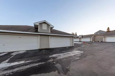 Exterior - 1816 Haralson Ct, Saint Peter, MN 56082 photo 2 of 3