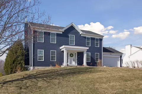 2423 Pond Ave E, Maplewood, MN 55119