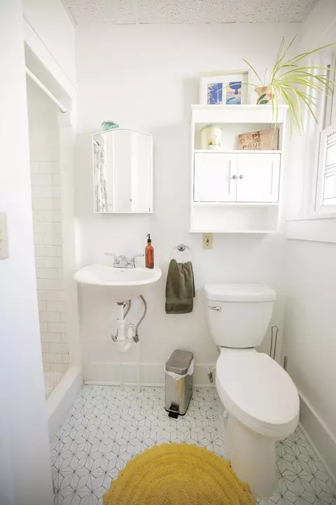 Bath - 107 E 5th St, Morris, MN 56267 photo 6 of 8