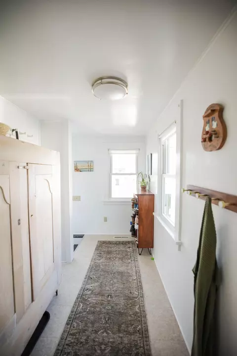 Entry Way - 107 E 5th St, Morris, MN 56267 photo 4 of 10