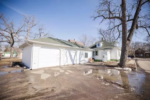 Exterior - 107 E 5th St, Morris, MN 56267 photo 5 of 14