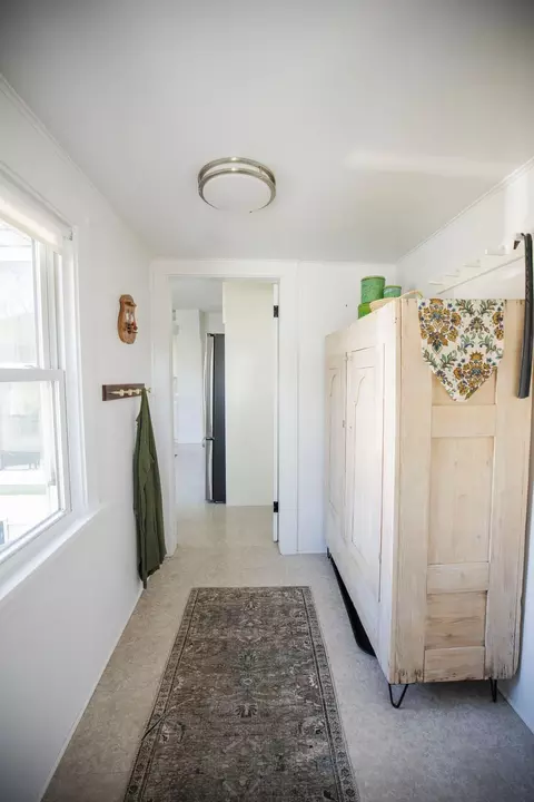 Entry Way - 107 E 5th St, Morris, MN 56267 photo 3 of 10