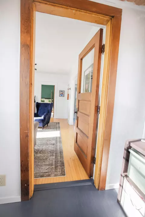 Entry Way - 107 E 5th St, Morris, MN 56267 photo 9 of 10
