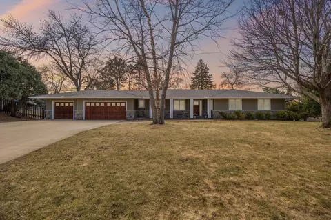 5424 Highwood Dr W, Edina, MN 55436
