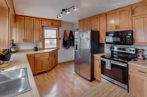 Kitchen - 1822 Oak St, Brainerd, MN 56401 photo 2 of 3