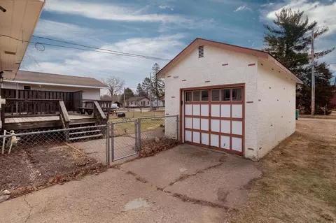 Exterior - 1822 Oak St, Brainerd, MN 56401 photo 2 of 4