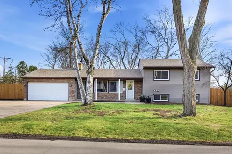 3670 Robinwood Ter, Minnetonka, MN 55305
