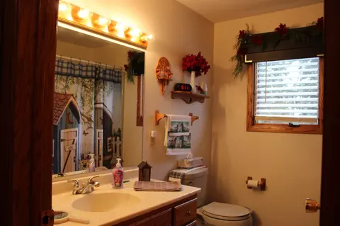 Bath - 20366 470th Ave, Morris, MN 56267 photo 1 of 5