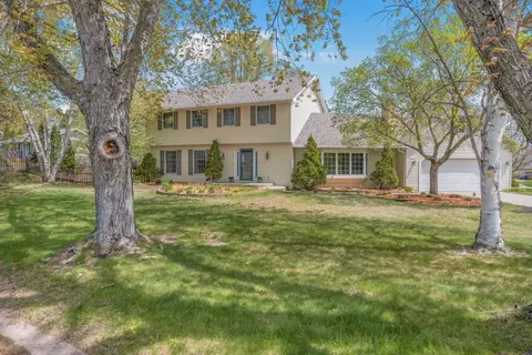 2805 Alvarado Ln N, Plymouth, MN 55447
