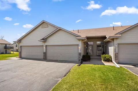 1051 Honeysuckle Ln SE, Cambridge, MN 55008