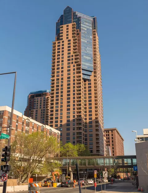 168 6th St E #2702, Saint Paul, MN 55101