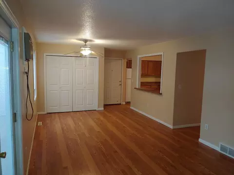 Living - 896 Wescott Sq, Eagan, MN 55123 photo 3 of 4