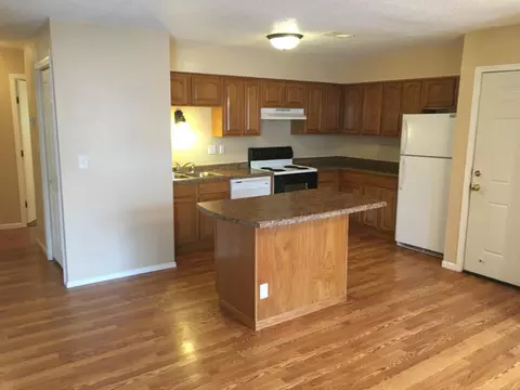 Kitchen - 896 Wescott Sq, Eagan, MN 55123 photo 2 of 2