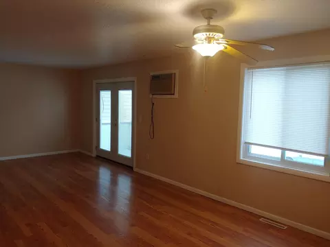 Living - 896 Wescott Sq, Eagan, MN 55123 photo 1 of 4