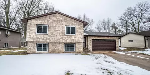 768 Hiawatha Ave, Vadnais Heights, MN 55127