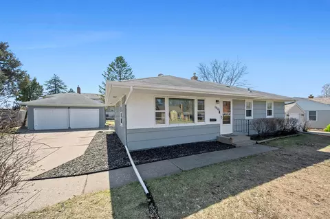 1236 Roma Ave, Roseville, MN 55113
