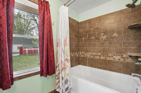 Bath - 207 3rd Ave NE, Saint Cloud, MN 56304 photo 2 of 2