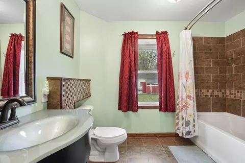 Bath - 207 3rd Ave NE, Saint Cloud, MN 56304 photo 1 of 2