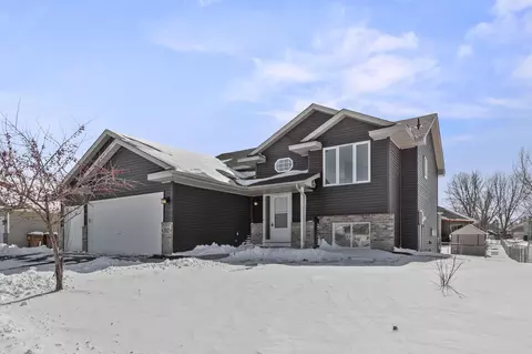 302 Mindy Ln, Montrose, MN 55363