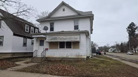 411 5th St NW, Austin, MN 55912