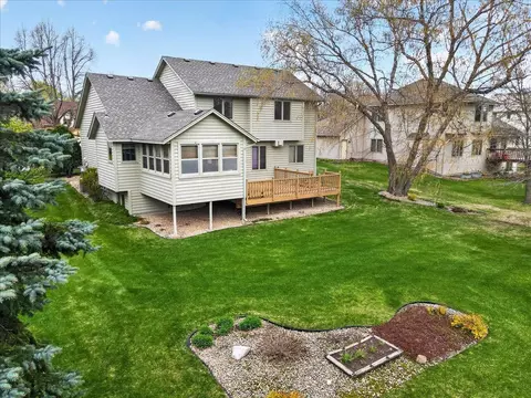 8920 Vickors Xing, Brooklyn Park, MN 55443
