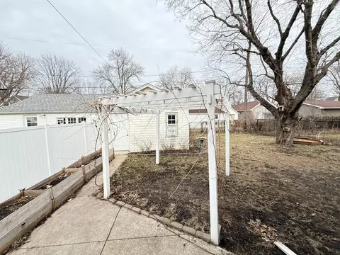 Exterior - 206 N 9th St, Montevideo, MN 56265 photo 8 of 8