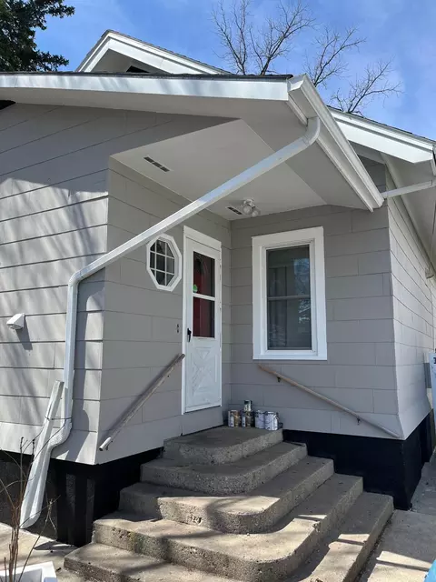 Exterior - 206 N 9th St, Montevideo, MN 56265 photo 6 of 8