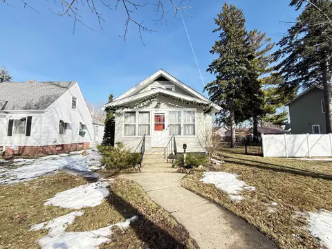 Exterior - 206 N 9th St, Montevideo, MN 56265 photo 2 of 8