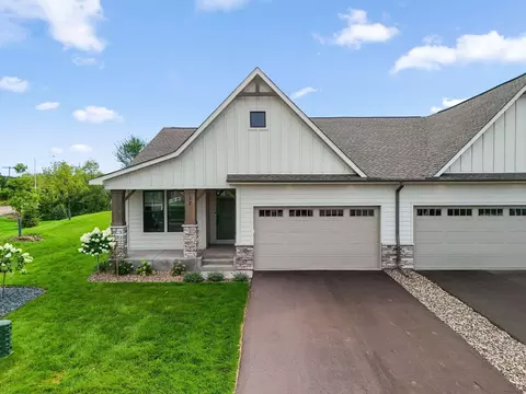 12 Palomino Ct, Hudson, WI 54016