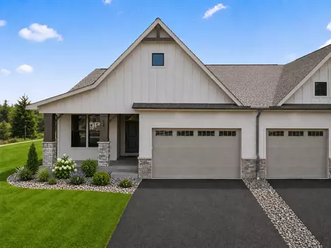 12 Palomino Ct, Hudson, WI 54016