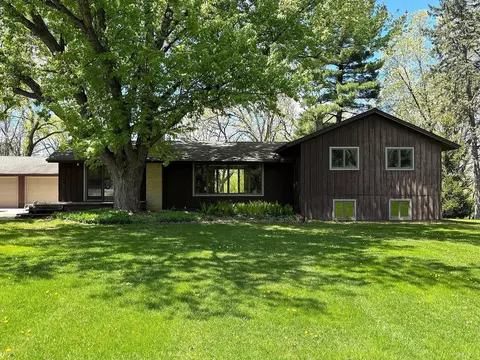1447 Sterling St S, Maplewood, MN 55119