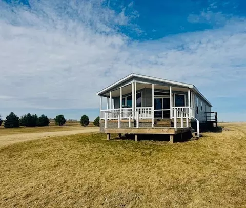 7 Robbins Dr, Tracy, MN 56175