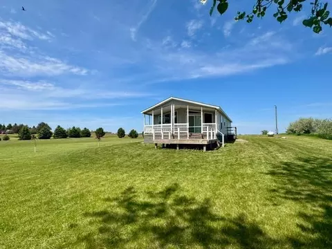 7 Robbins Dr, Tracy, MN 56175