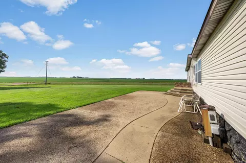 Exterior - 1734 40th St, Ceylon, MN 56121 photo 3 of 8