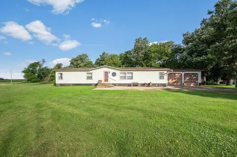 Exterior - 1734 40th St, Ceylon, MN 56121 photo 1 of 8