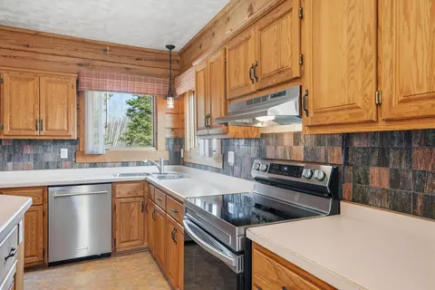 Kitchen - 4359 Schweiger Rd, Orr, MN 55771 photo 2 of 8