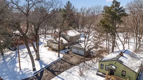 1351 Griffin Ave, Mahtomedi, MN 55115